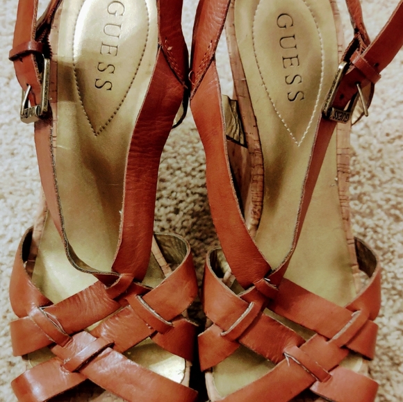 Guess wedges sz 9.5 - Picture 3 of 4
